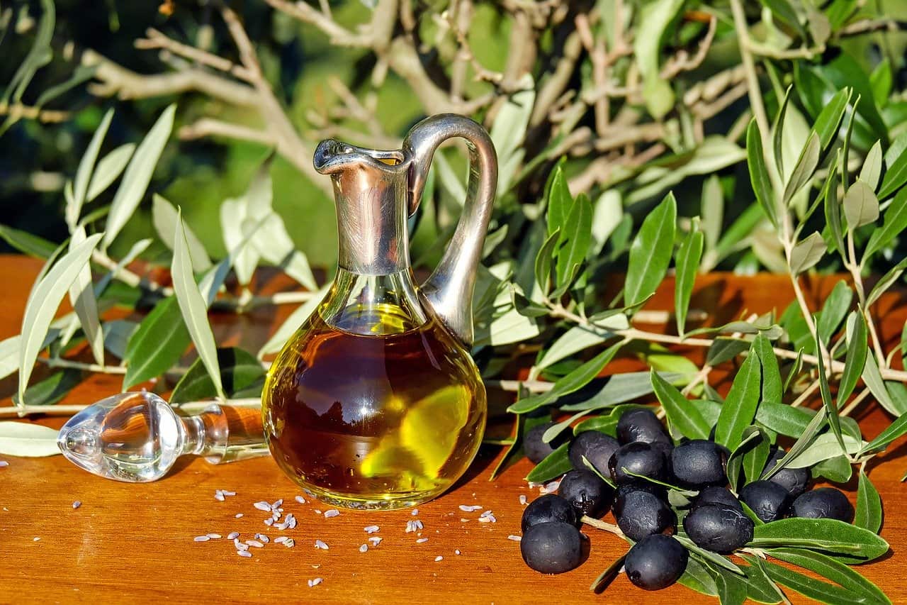 Do Olives + Olive Oil Give You Gas or Bloating? Cuisine Seeker